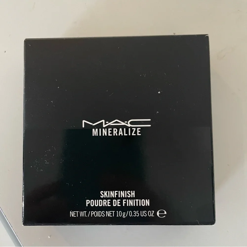 New in Box Mac Cosmetics Mineralize Skinfinish in Lightscapade Highlighter